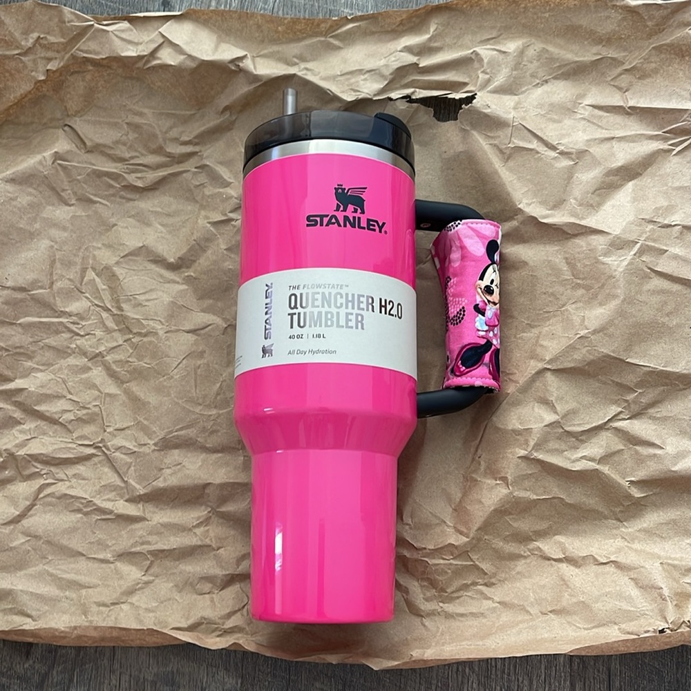 STANLEY 40 oz electric pink NEW w/fabric handle cover